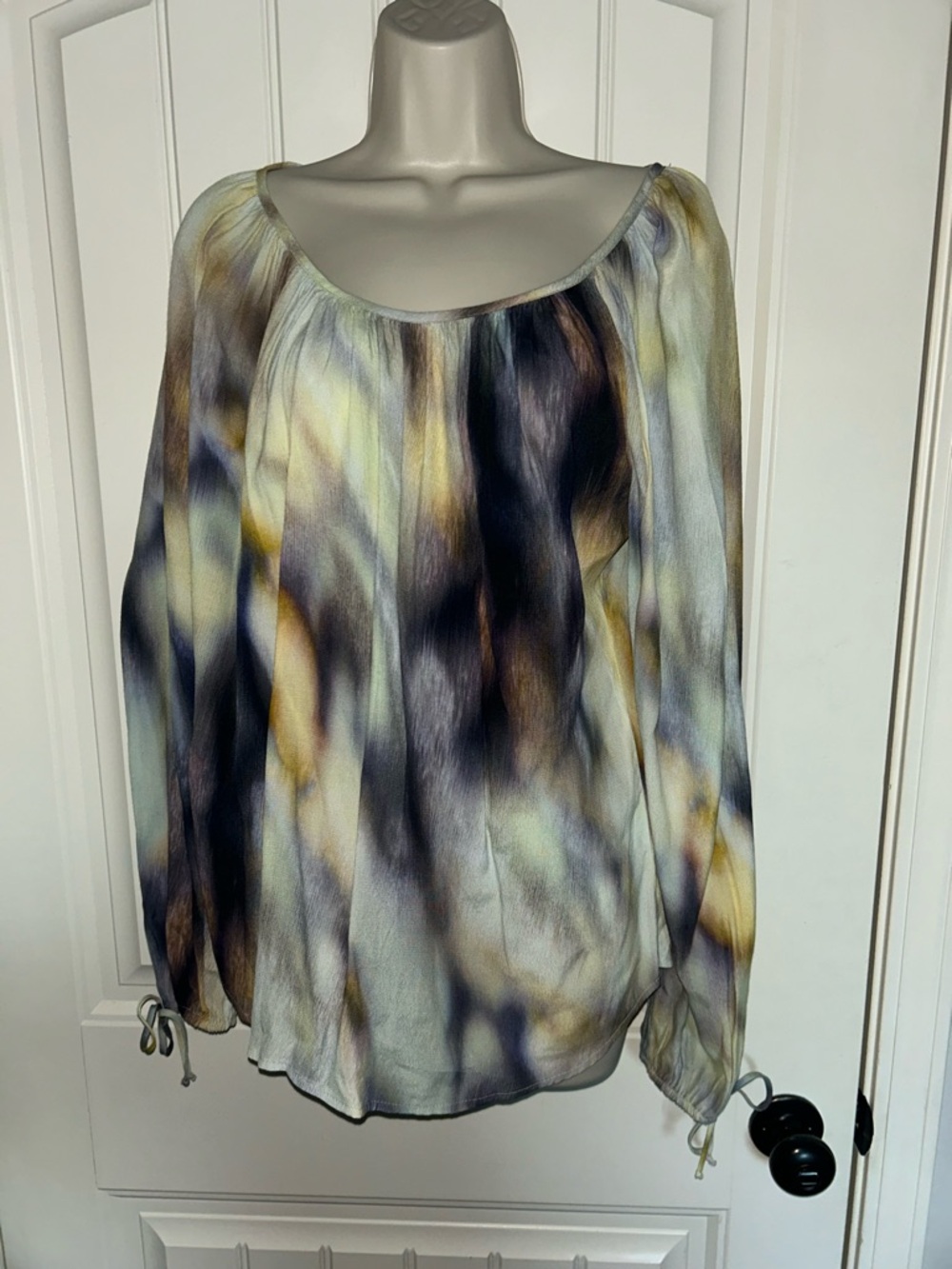 NEW Fifteen Twenty Woven Scoop Neck Long-Sleeve Blouse in Multi-Color Wash Sz S